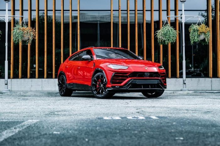 Lamborghini Urus – Red